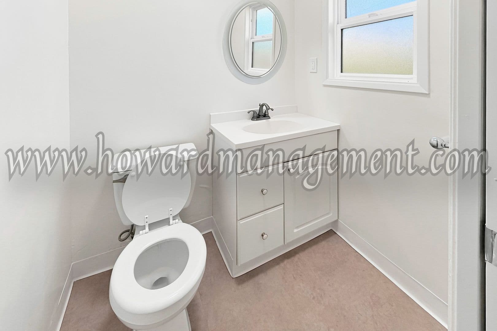 Canoga Park House: 8360 Rudnick Ave