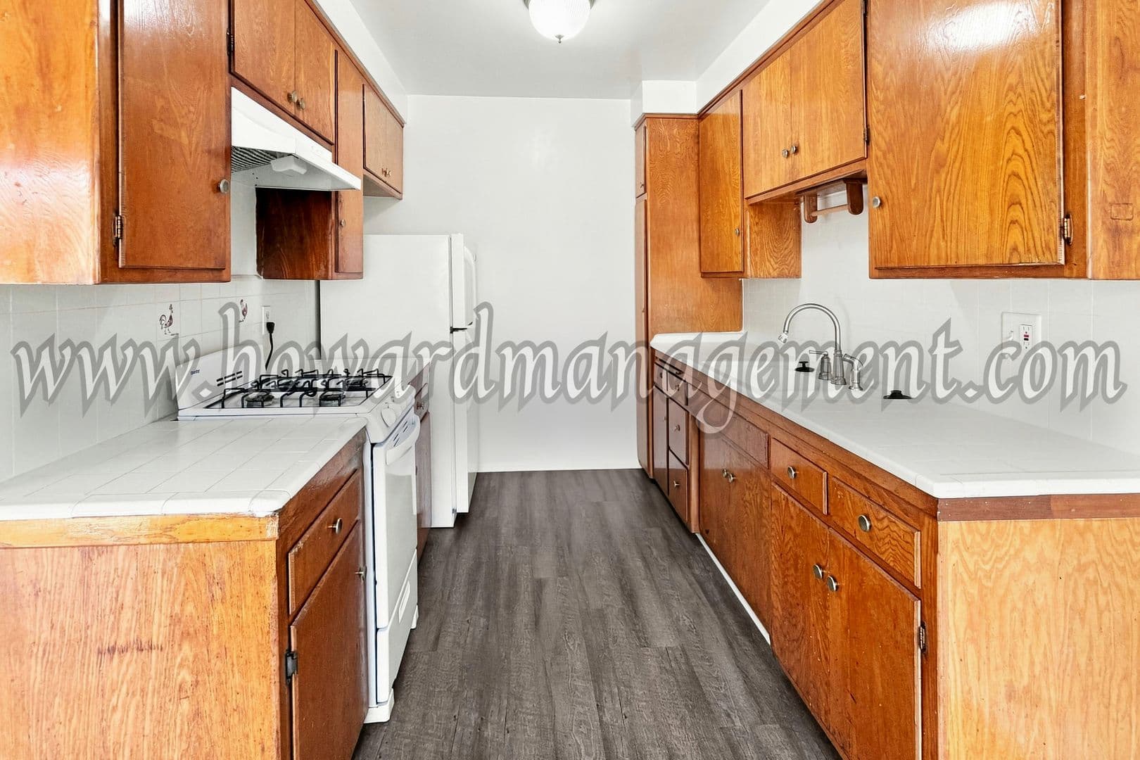 Los Angeles Apartment: 3637 Mentone Ave