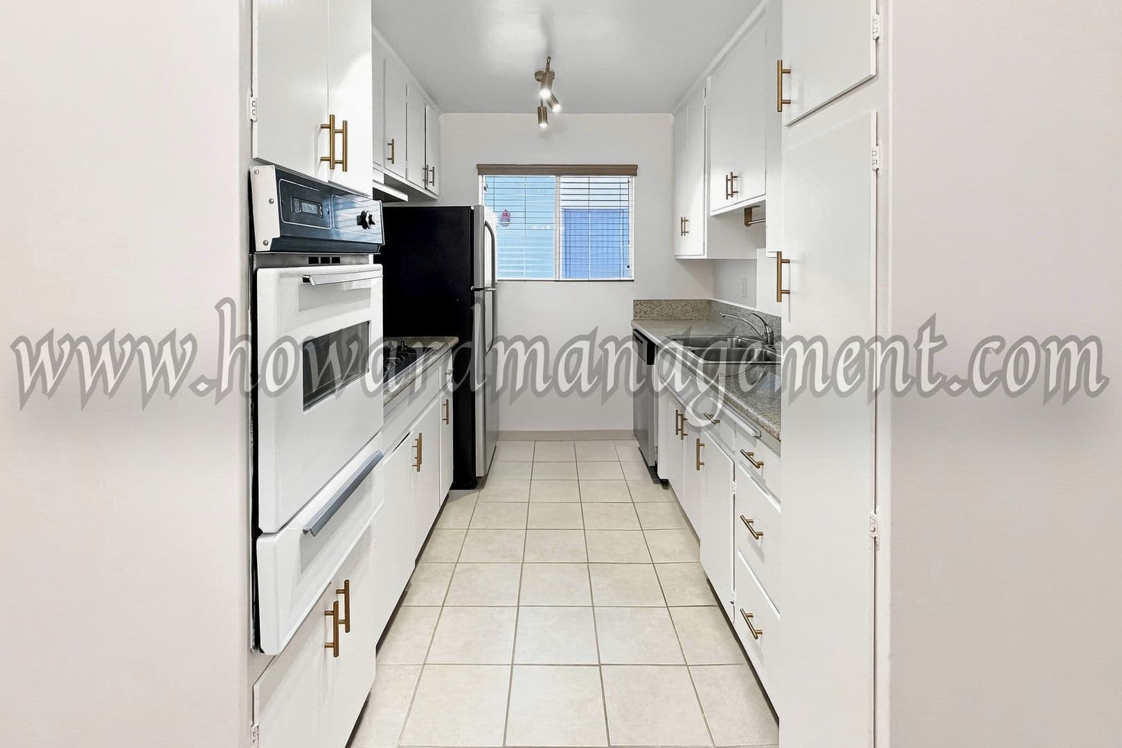 West Hollywood Apartment: 561 N Orlando Ave
