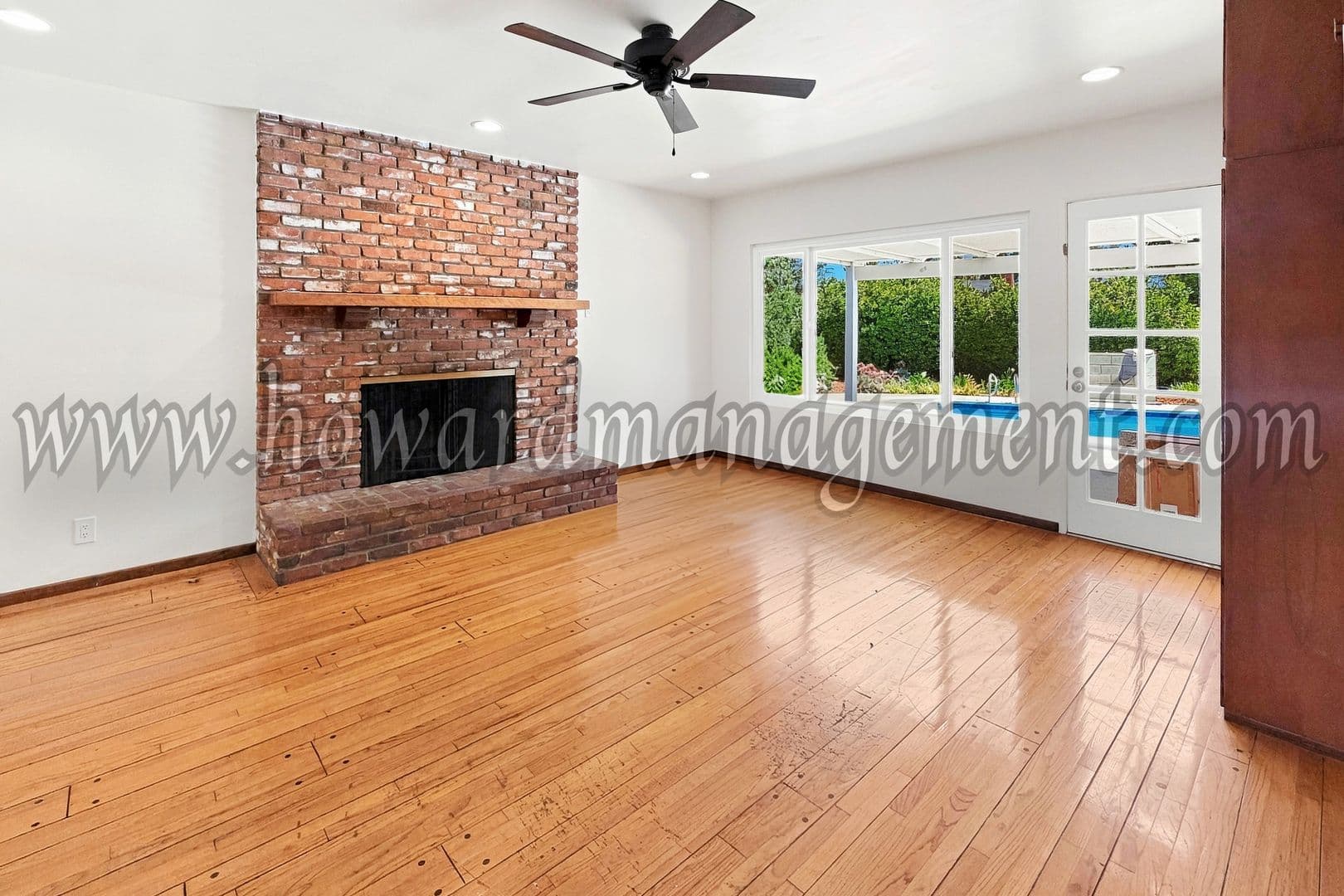 Canoga Park House: 8360 Rudnick Ave
