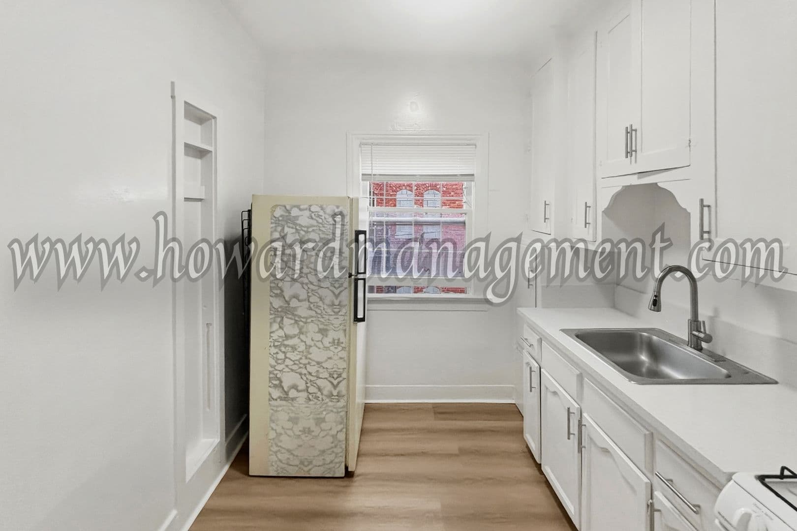 Los Angeles Apartment: 457 Bonnie Brae St
