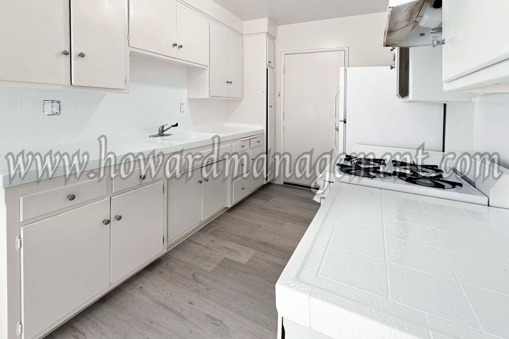Los Angeles Apartment: 3637 Mentone Ave