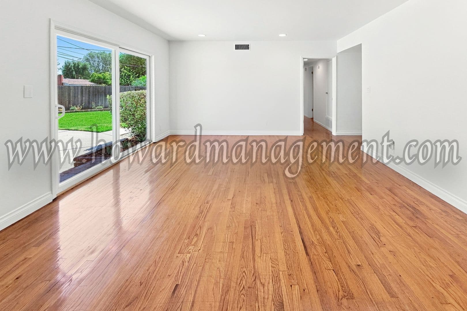 Canoga Park House: 8360 Rudnick Ave