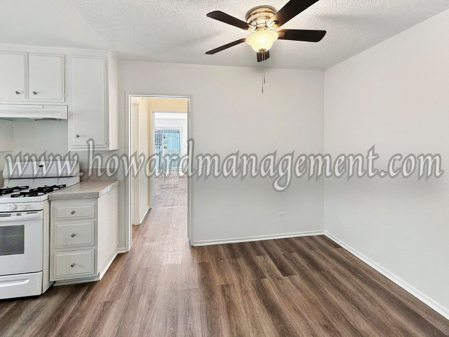 Los Angeles Apartment: 3725 Vinton Ave