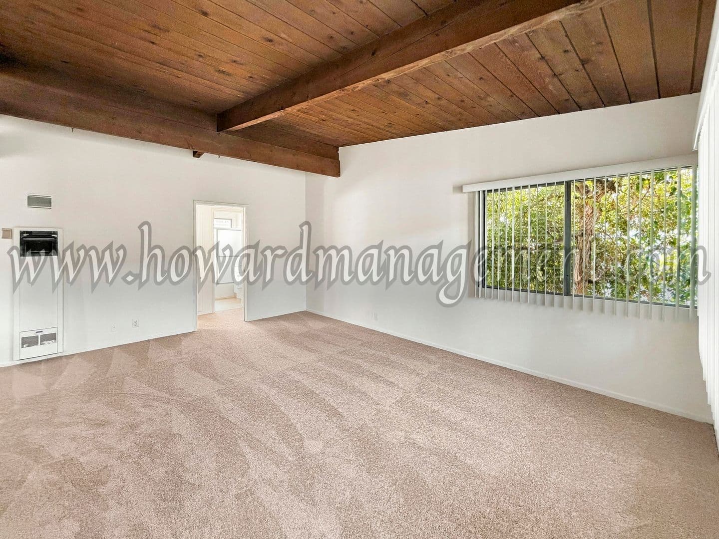 Los Angeles Apartment: 3645 Vinton Ave