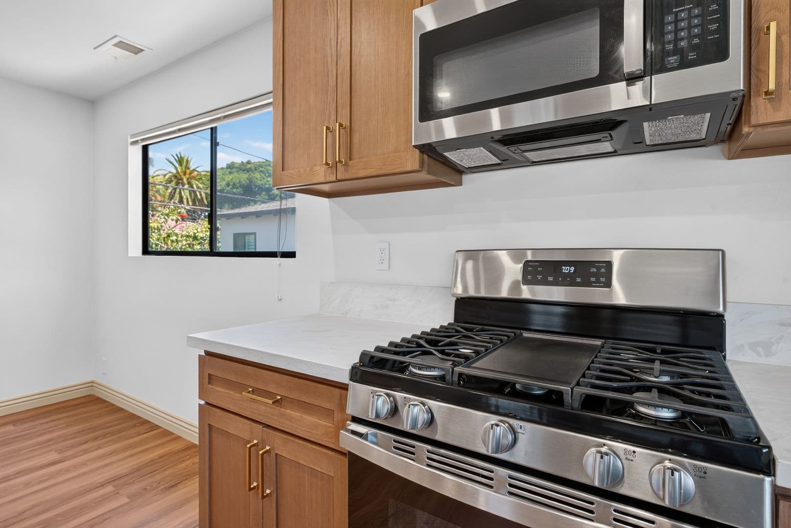 Culver City Apartment: 4170 Madison Ave