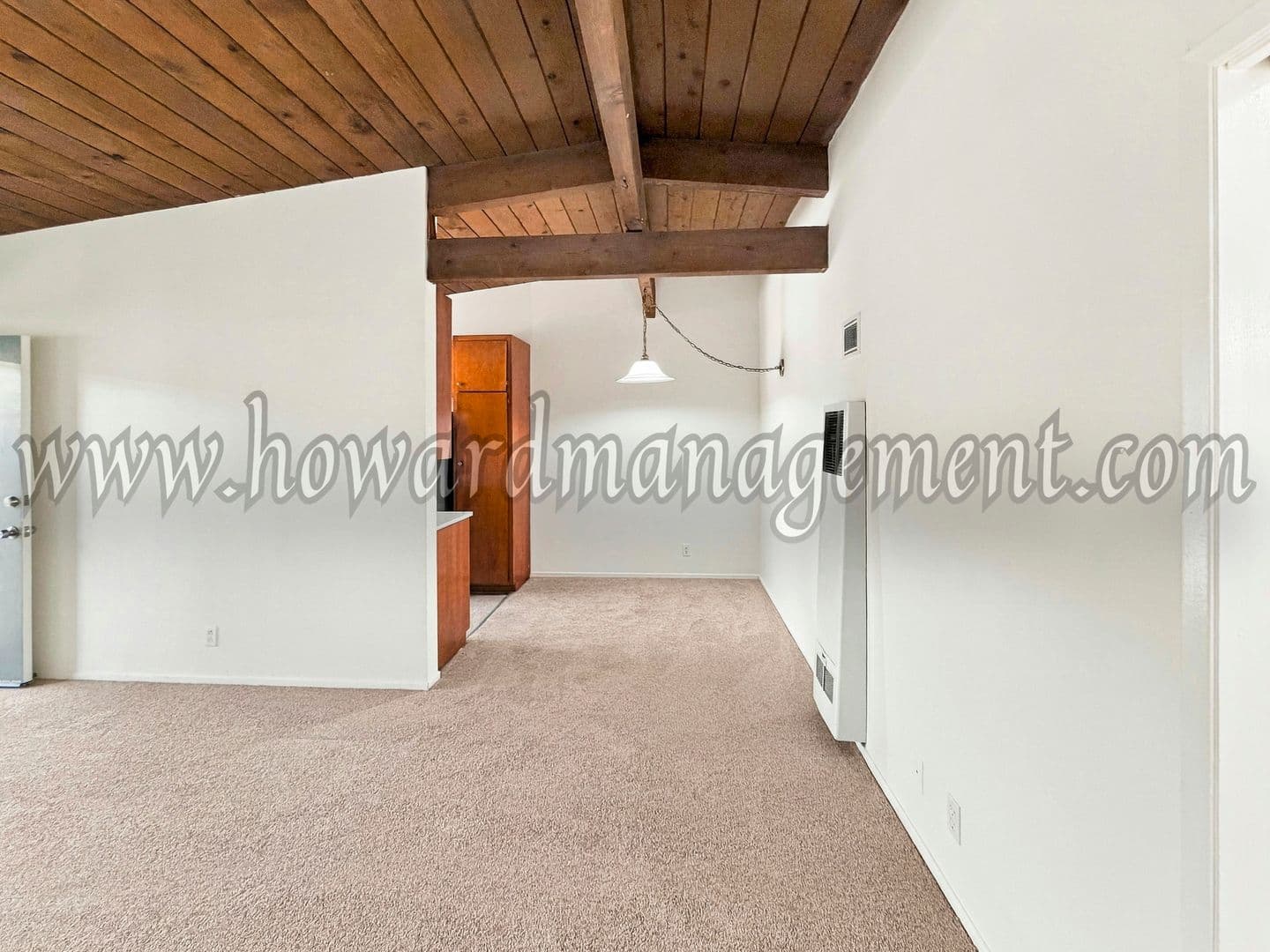 Los Angeles Apartment: 3645 Vinton Ave