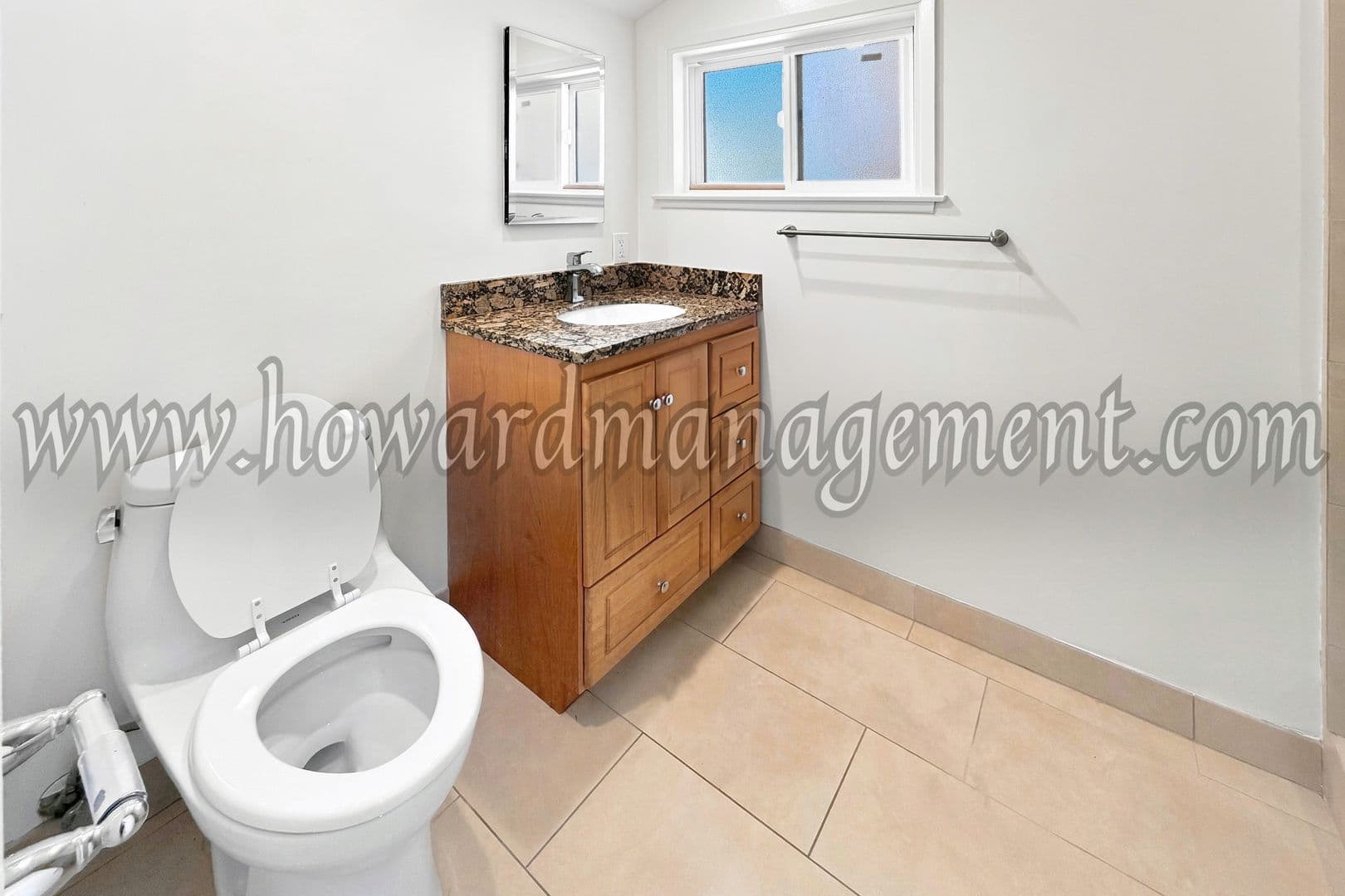 Canoga Park House: 8360 Rudnick Ave