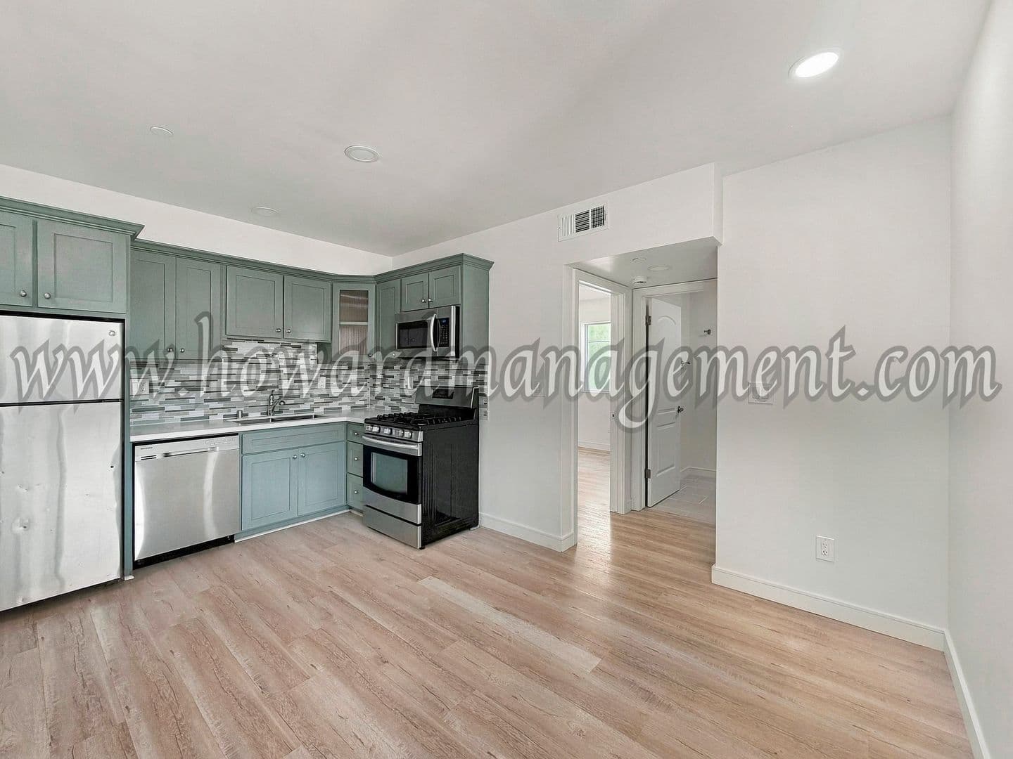 Los Angeles Apartment: 5821 David Ave