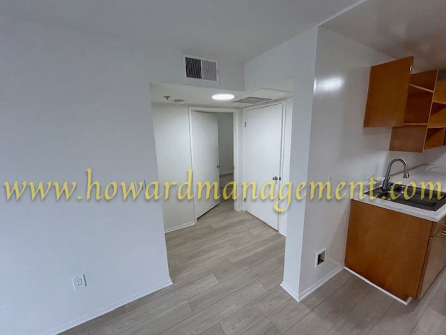 Santa Monica Apartment: 1011 Pico Blvd