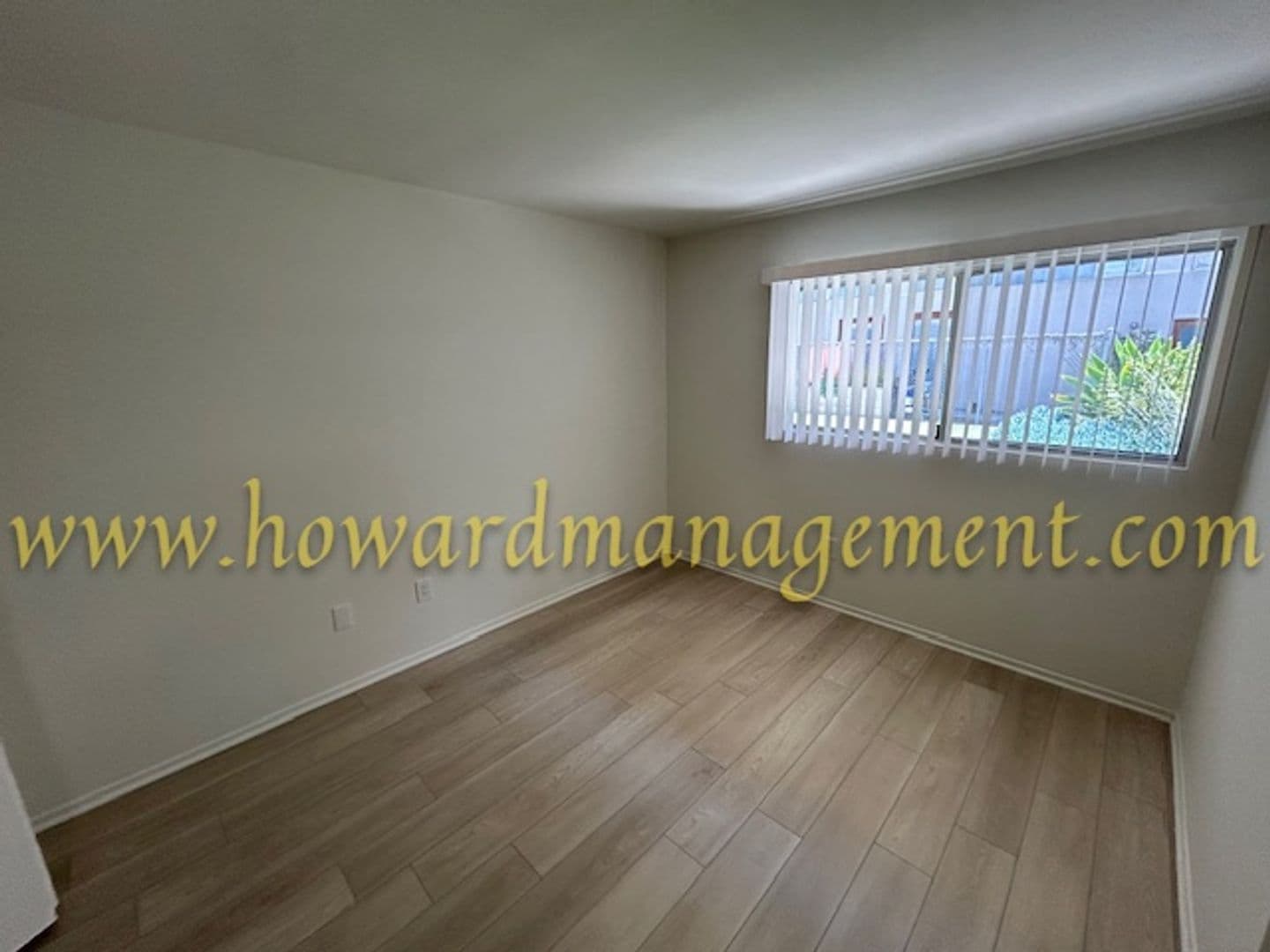 Santa Monica Apartment: 1011 Pico Blvd