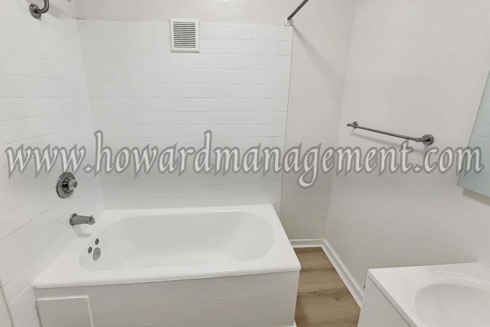 Los Angeles Apartment: 457 Bonnie Brae St