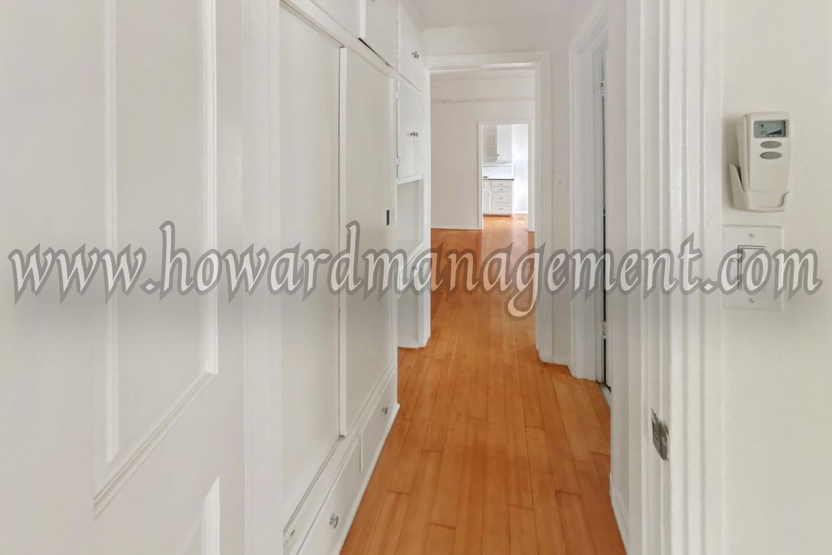 Los Angeles Apartment: 590 Rossmore Ave