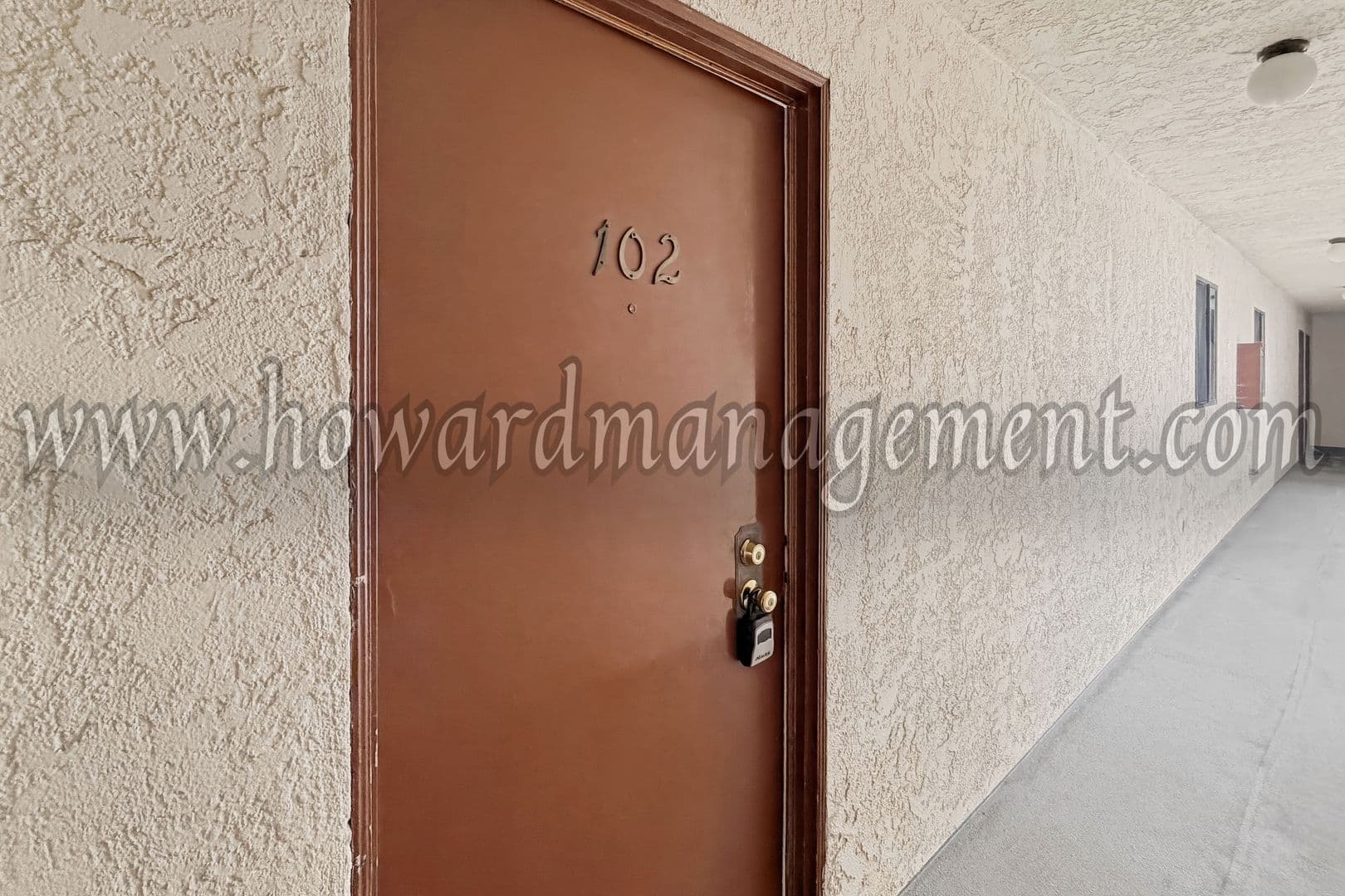 Santa Monica Apartment: 323 Bicknell Ave