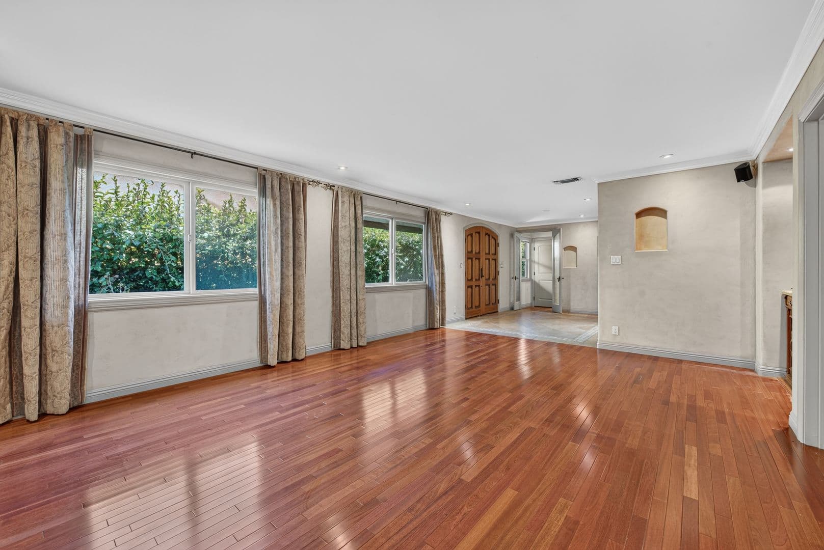 Culver City Apartment: 4170 Madison Ave
