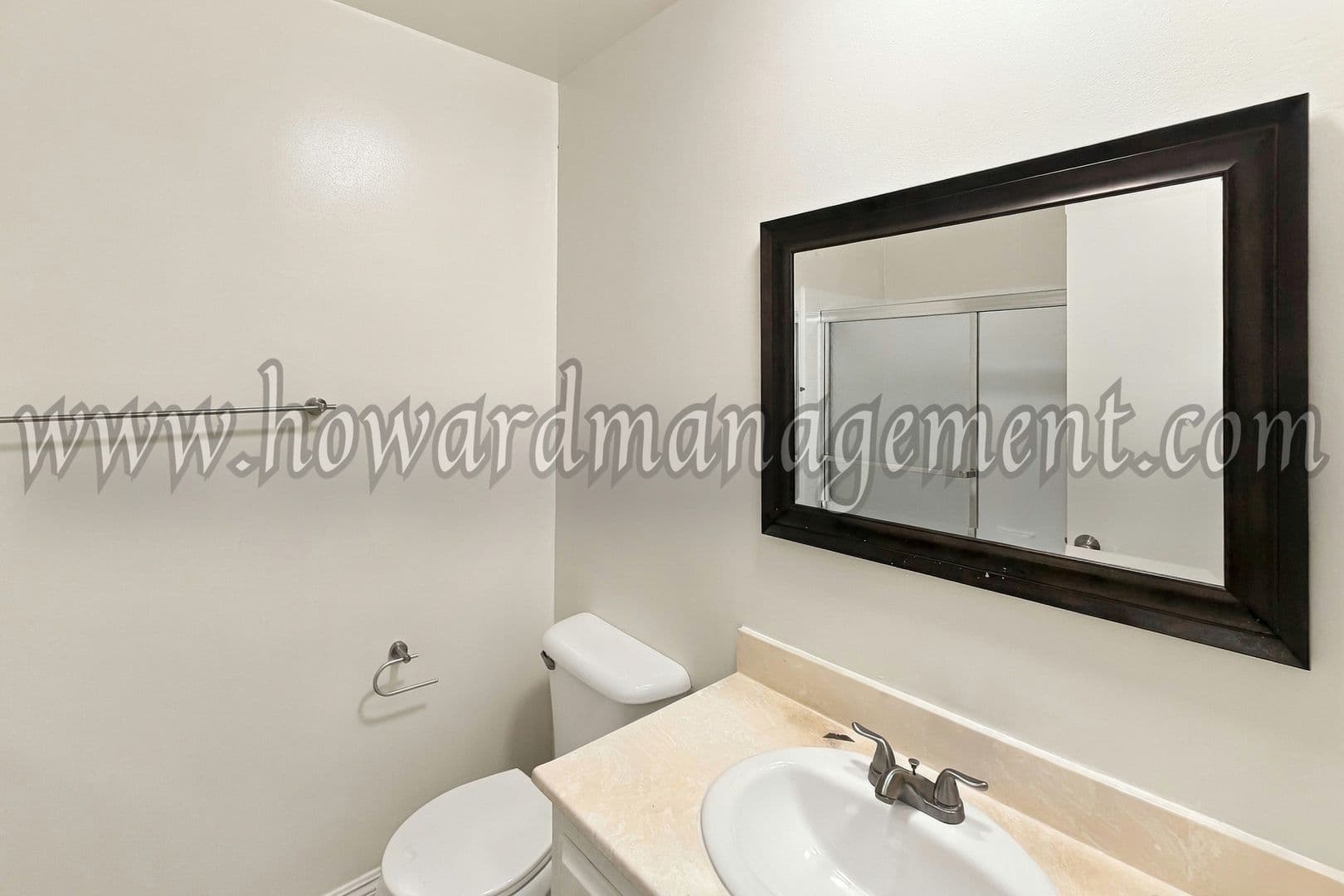 Los Angeles Apartment: 1560 Saltair Ave