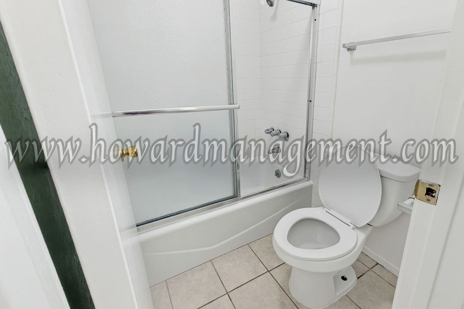 Santa Monica Apartment: 323 Bicknell Ave