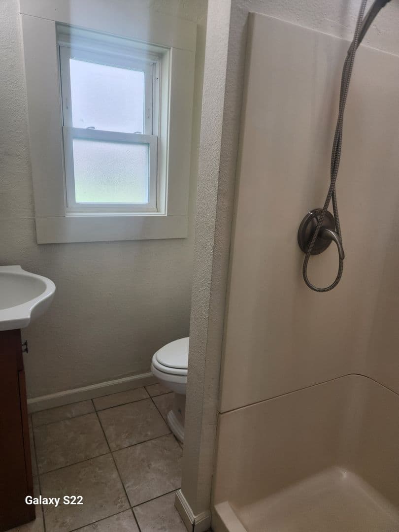 Santa Rosa Apartment: 1015 S A St