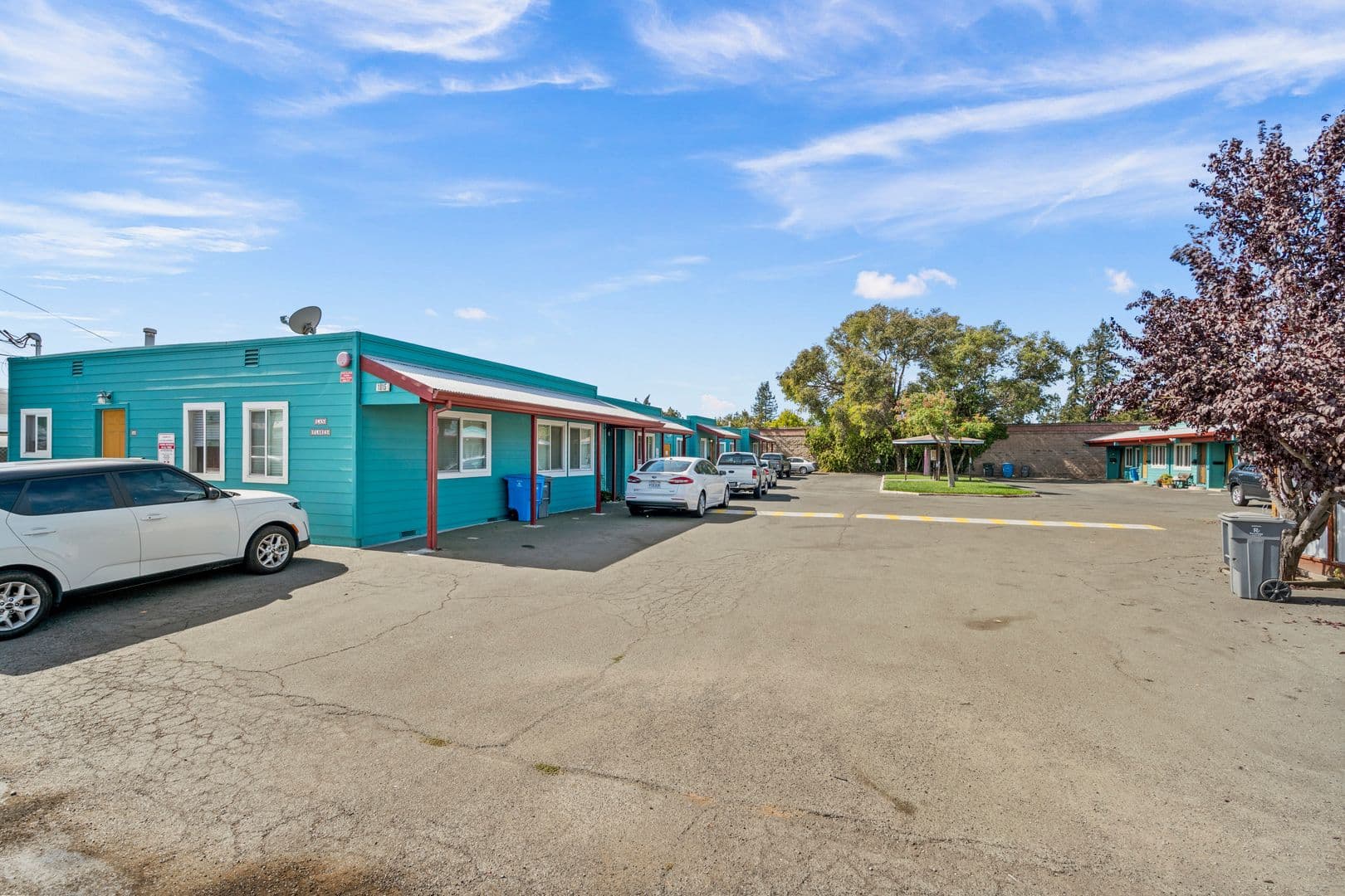 Santa Rosa Apartment: 1015 S A St