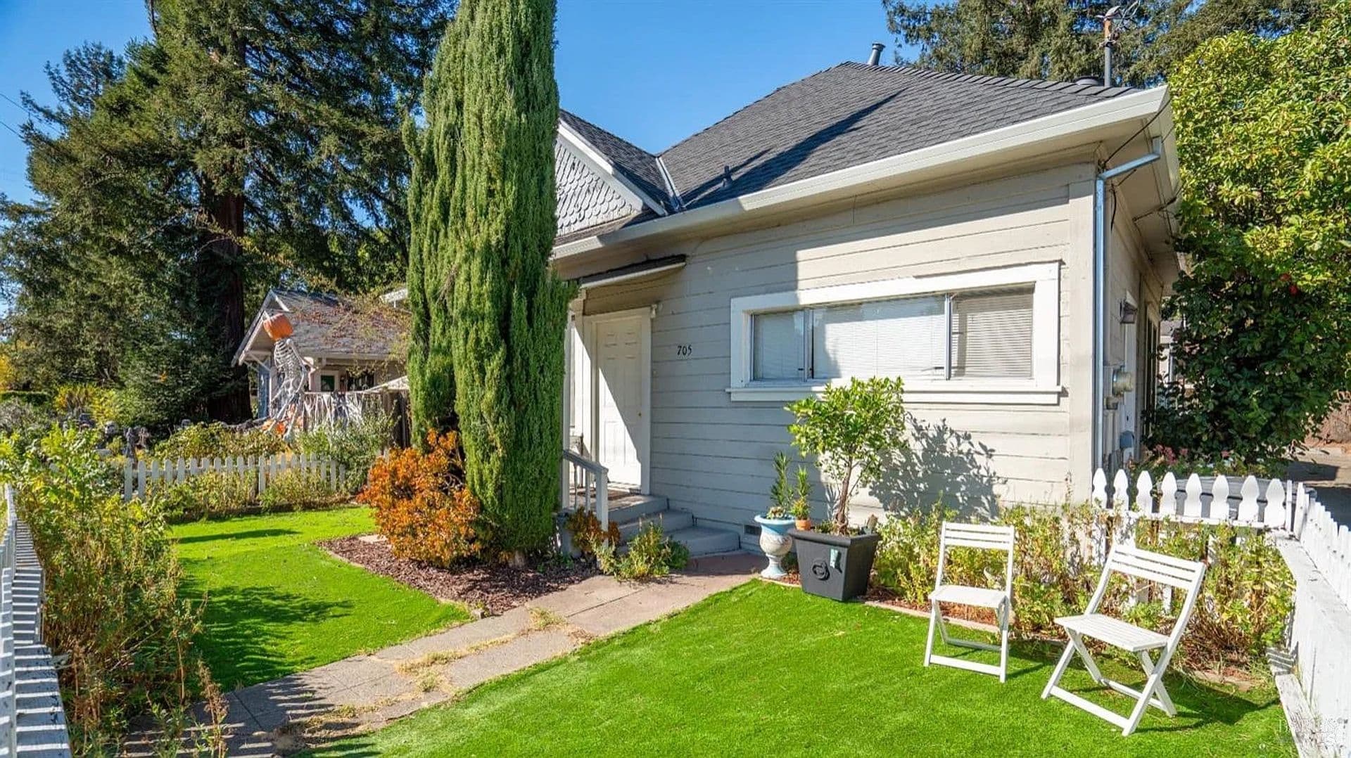 Santa Rosa Apartment: 705-709 Tupper St