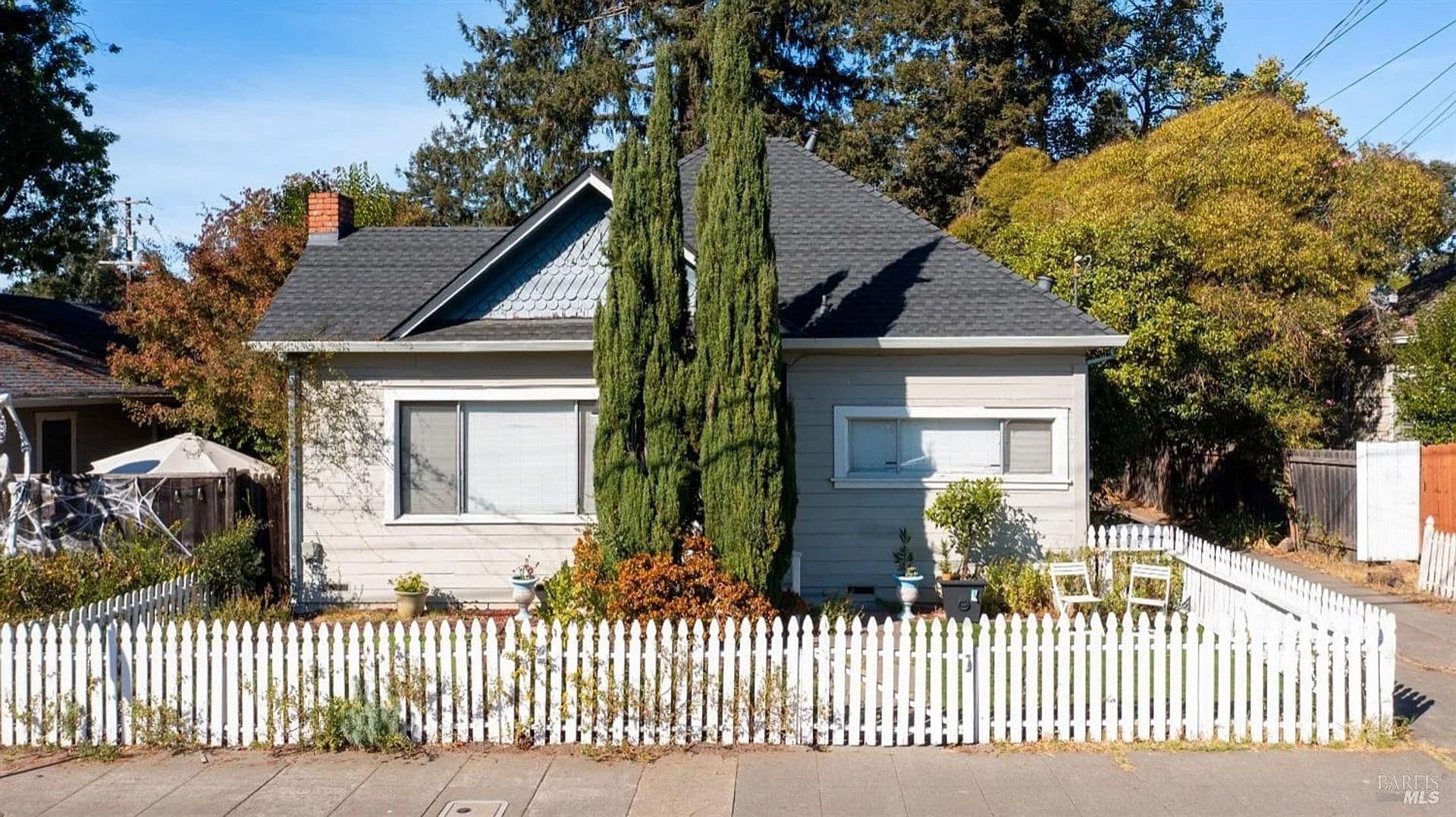 Santa Rosa Apartment: 705-709 Tupper St