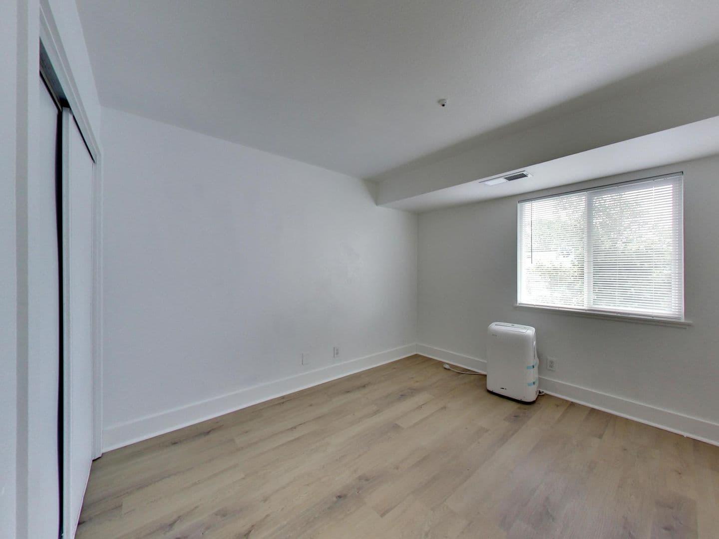 Windsor Apartment: 8690 Old Redwood Hwy.