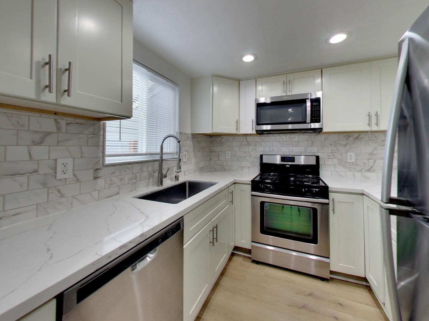 Windsor Apartment: 8690 Old Redwood Hwy.