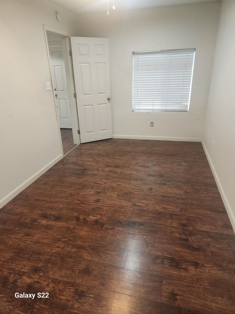 Santa Rosa Apartment: 1015 S A St