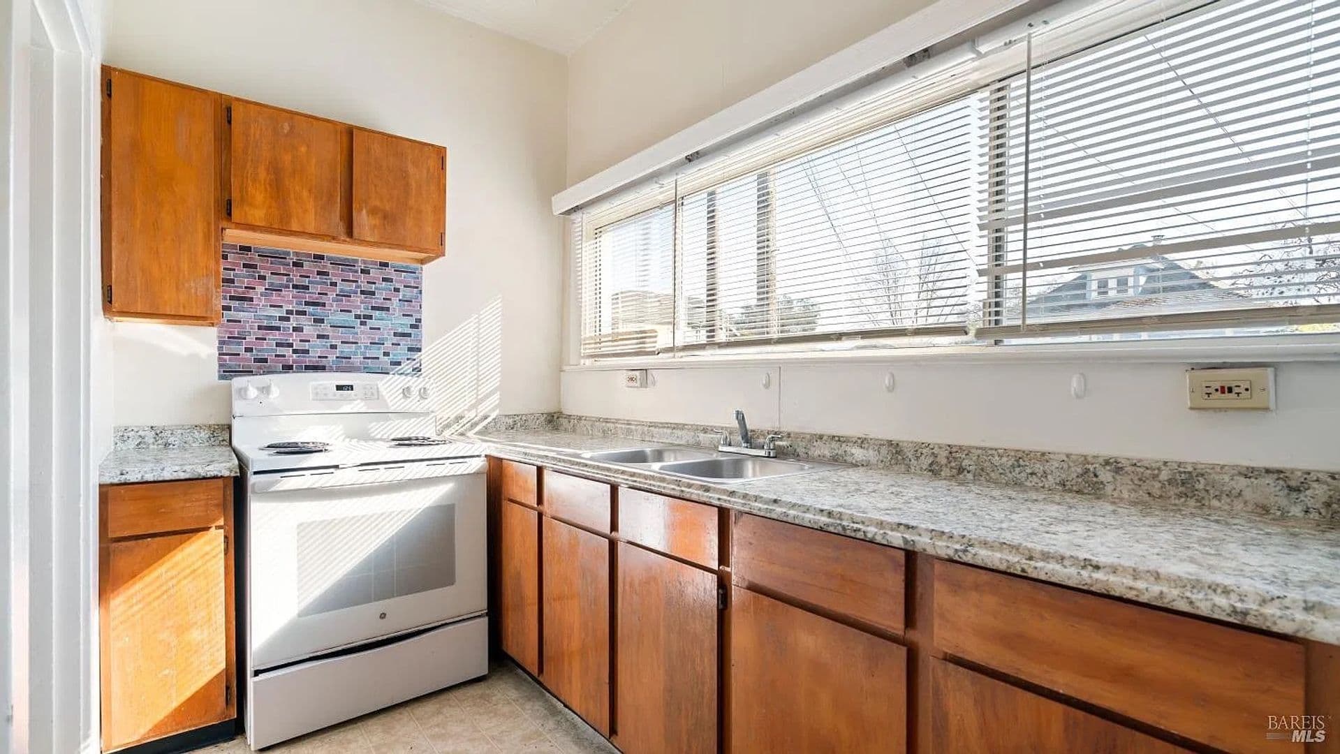 Santa Rosa Apartment: 705-709 Tupper St