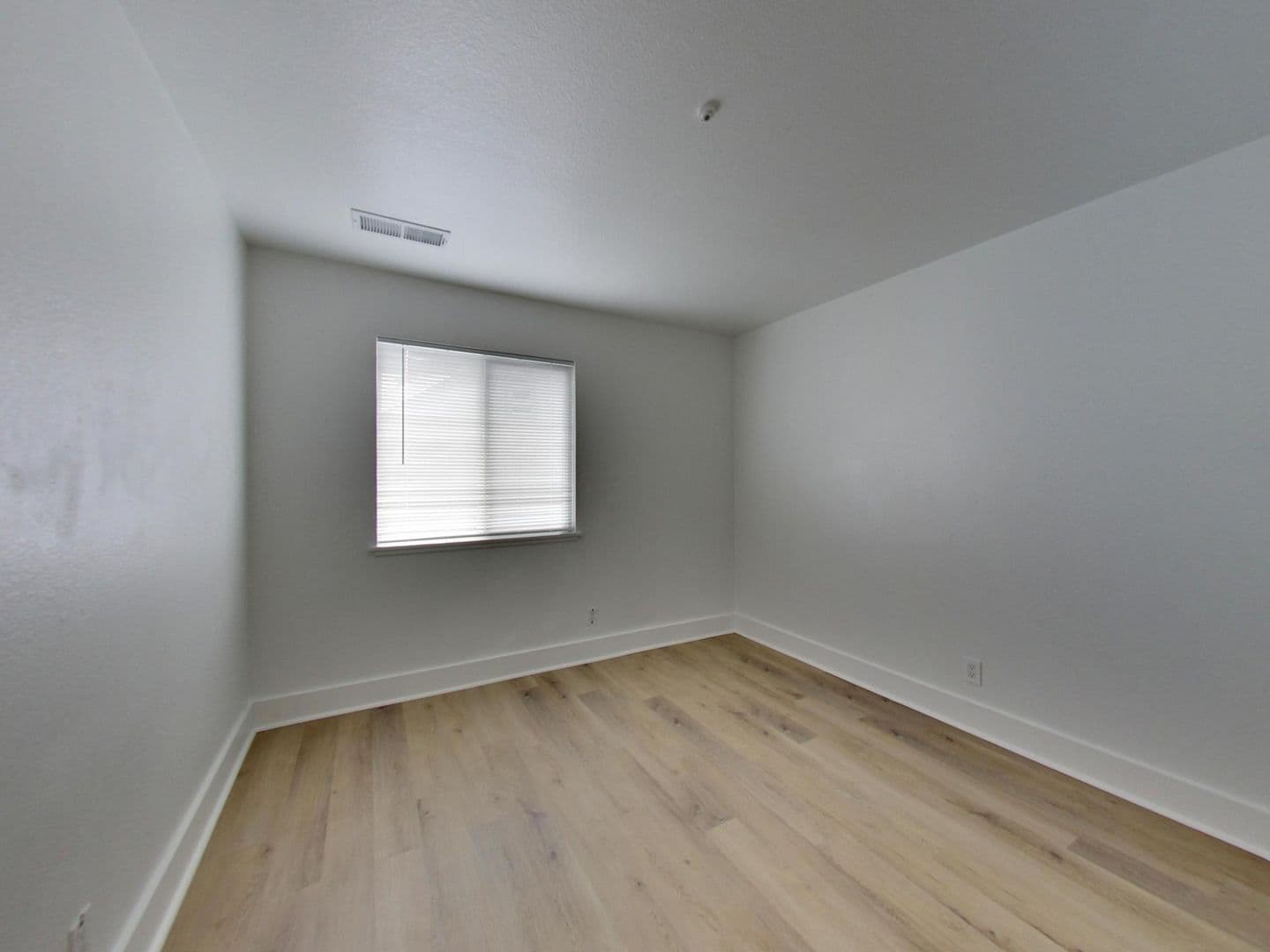 Windsor Apartment: 8690 Old Redwood Hwy.