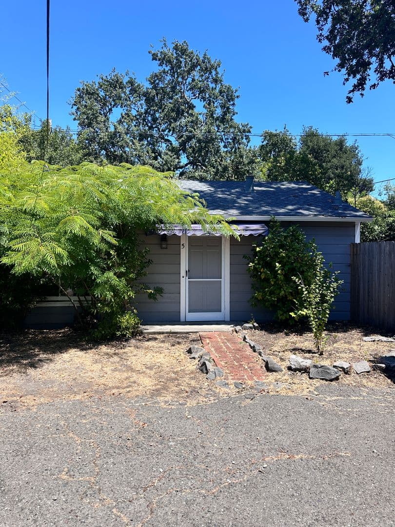 Santa Rosa Apartment: 740 Mendocino Avenue