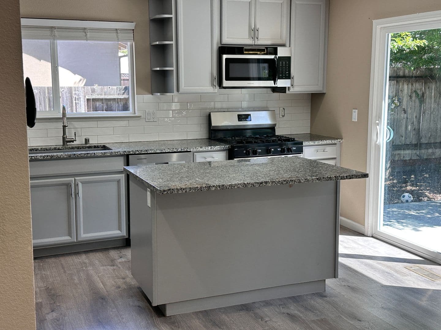 Rohnert Park House: 6390 San Simeon Drive