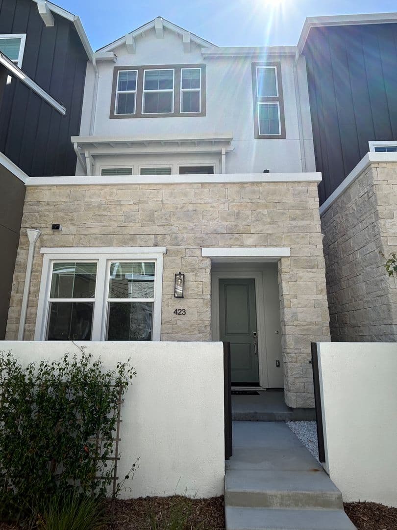 Santa Rosa Townhome: 423 Semillon Ln