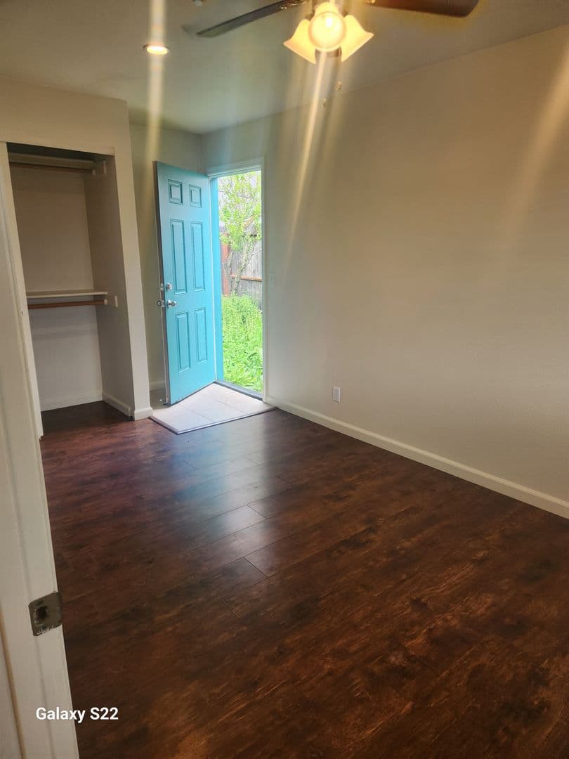 Santa Rosa Apartment: 1015 S A St