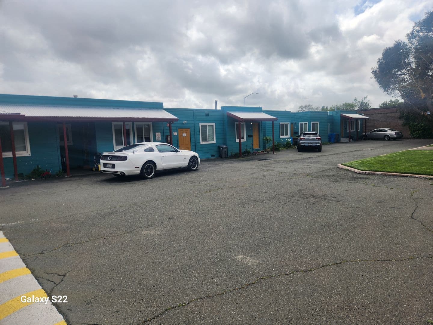 Santa Rosa Apartment: 1015 S A St