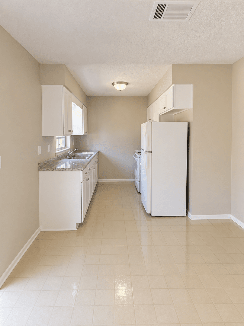 Orange City House: 521 Park Dr