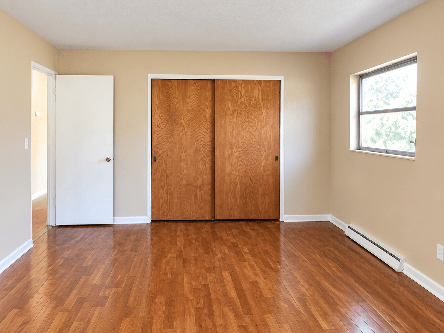 Deland House: 501 S Elsasser St