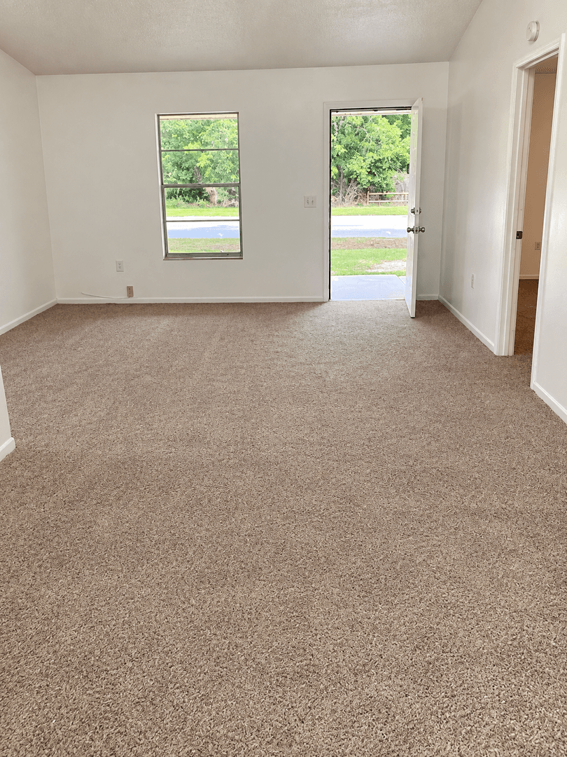Orange City House: 1445 Hamilton Ave