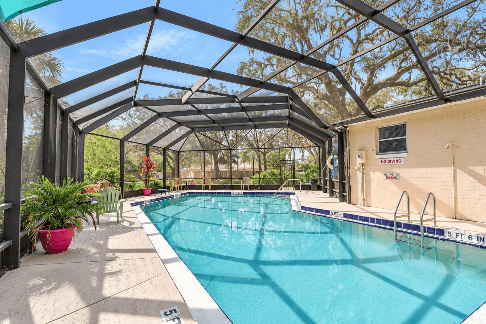 Holly Hill House: 1584 Revere Ln