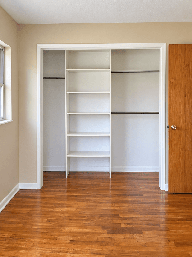 Deland House: 501 S Elsasser St