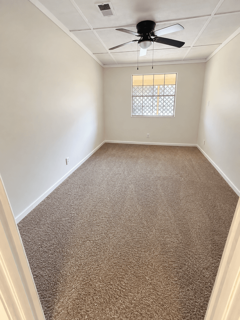 Debary House: 120 Dirksen Dr