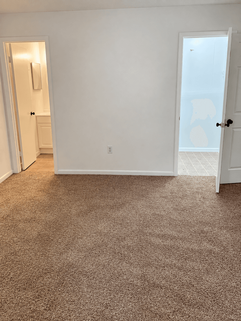 Orange City House: 1445 Hamilton Ave