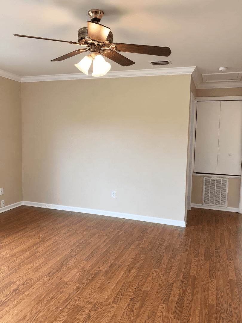 Deltona House: 815 Radcliff St