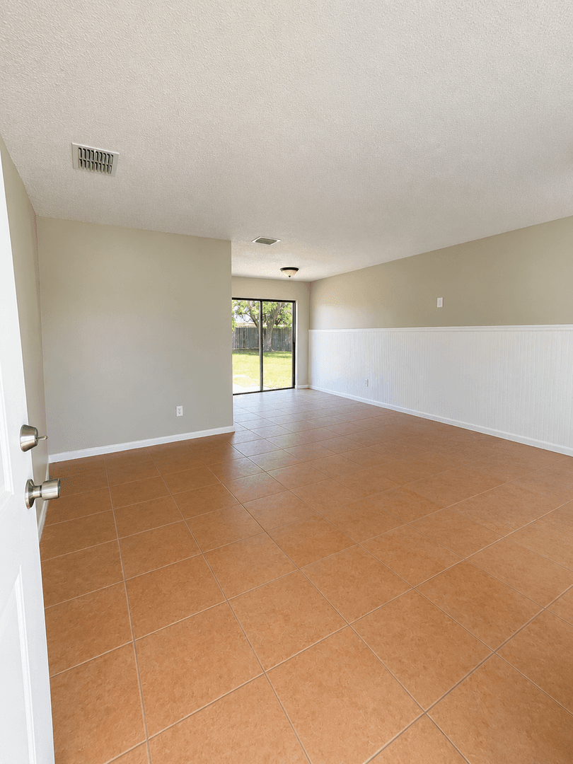 Deltona House: 2319 Otis Ave