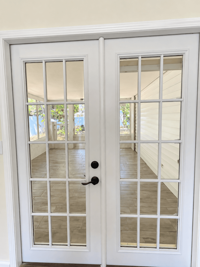 Holly Hill House: 1584 Revere Ln