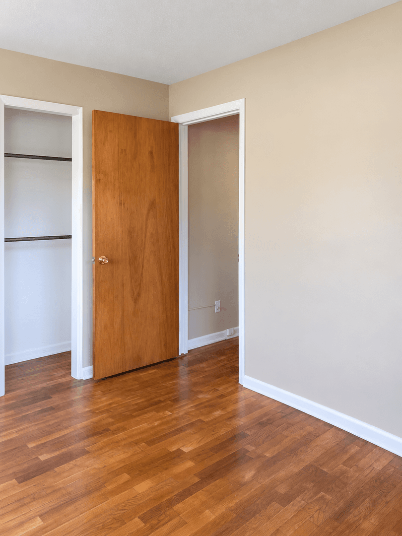 Deland House: 501 S Elsasser St