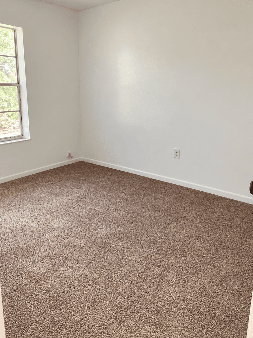 Orange City House: 1445 Hamilton Ave