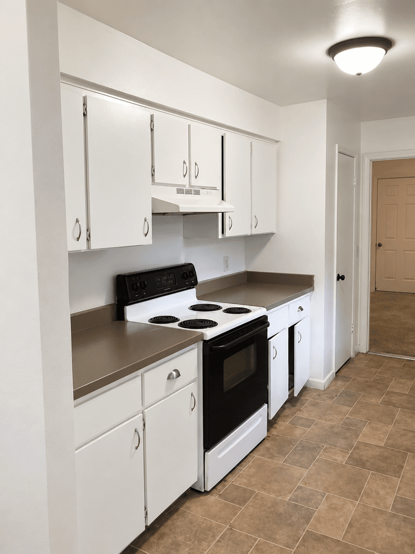 Orange City House: 1445 Hamilton Ave