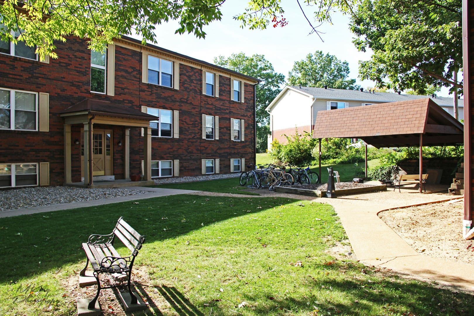 Edwardsville Apartment: 30 Devon Ct