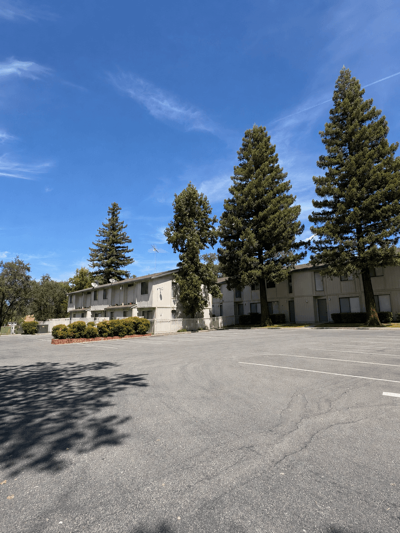 Auburn Apartment: Rock Creek Apartments
